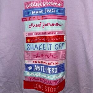 cropped taylor swift book title shirt